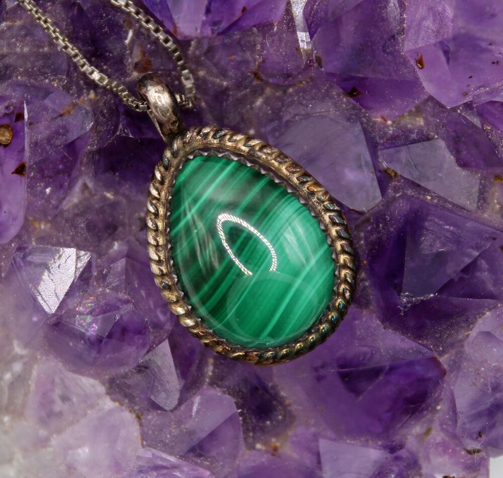 HB Signed Sterling Silver Malachite Pendant Necklace